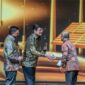 Direktur Utama Harita Nickel Roy Arman Arfandy bersama Komisaris Utama Harita Nickel Donald J Hermanus menerima Penghargaan Subroto 2025 dari Kementerian Energi dan Sumber Daya Mineral, diwakili oleh Kepala Badan Geologi, Dr.Ir.Muhammad Wafid A.N.,M.Sc pada Jumat 24 Oktober 2025 malam di Jakarta
