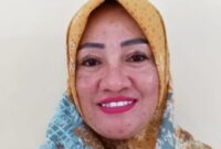 Foto Istimewa : PJ KADES KUSUBIBI, IRMAYANTI KAMARULLAH, DAN JUGA SEBAGAI PEGAWAI DPMD HALSEL