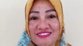 Foto Istimewa : PJ KADES KUSUBIBI, IRMAYANTI KAMARULLAH, DAN JUGA SEBAGAI PEGAWAI DPMD HALSEL