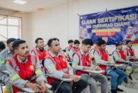
Peserta PELITA Batch IV mengikuti ujian teori sertifikasi SIO Overhead Crane setelah menjalani pelatihan intensif selama tiga bulan.