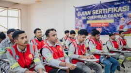 
Peserta PELITA Batch IV mengikuti ujian teori sertifikasi SIO Overhead Crane setelah menjalani pelatihan intensif selama tiga bulan.