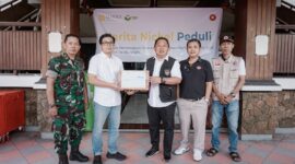 Serah terima bantuan kemanusiaan dari Harita Nickel melalui Posko Induk Bencana, 