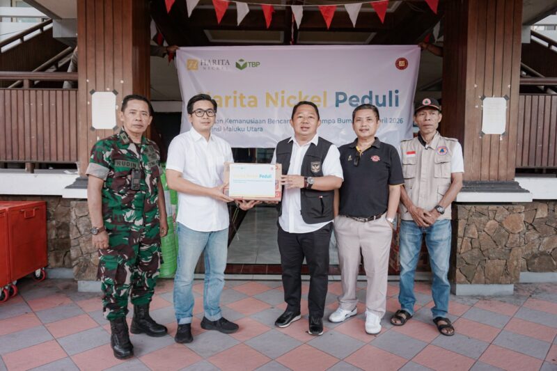 Serah terima bantuan kemanusiaan dari Harita Nickel melalui Posko Induk Bencana, 