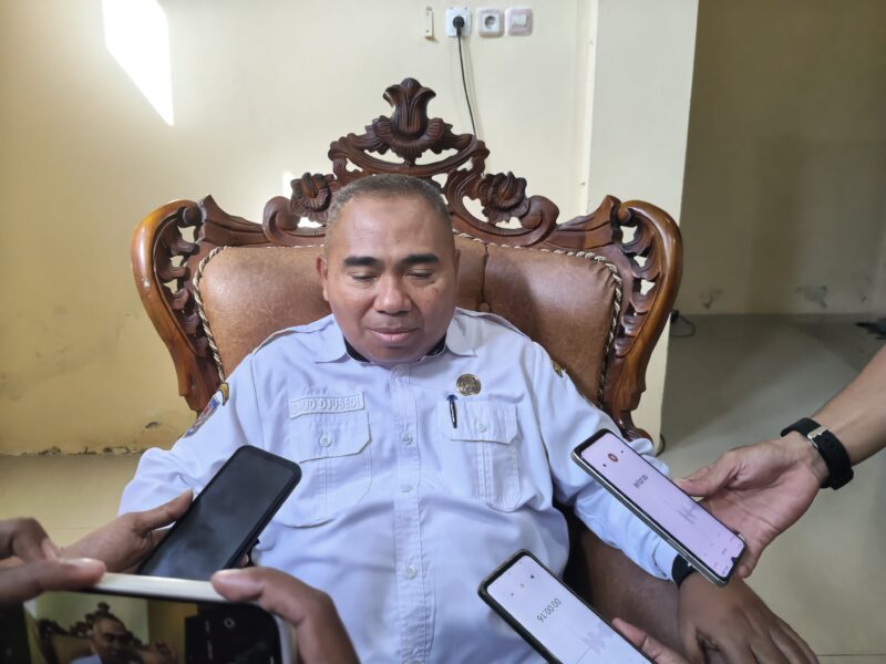 Kepala Dinas Tenaga Kerja dan Transmigrasi (Disnakertrans) : Daud Djubedi