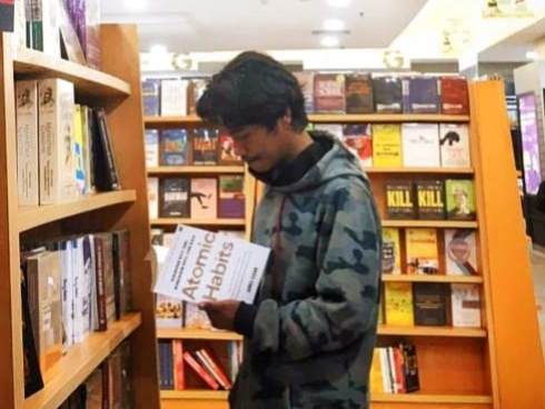 mahasiswa asal Loleojaya : Munawir Idham
