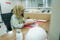 Sifa Sahbila Amirudin : salah satu generasi muda terbaik Pulau Obi di tengah kesibukan menjalani masa magang di Departemen HRGA Site Obi.