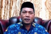 Camat Kasiruta Timur: Ardan Ade, SH