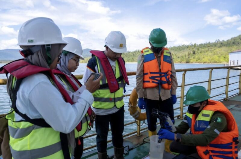 Hasil pengujian in-situ oleh tim laboratorium eksternal terakreditasi menunjukkan parameter utama kualitas air Danau Karo memenuhi baku mutu.